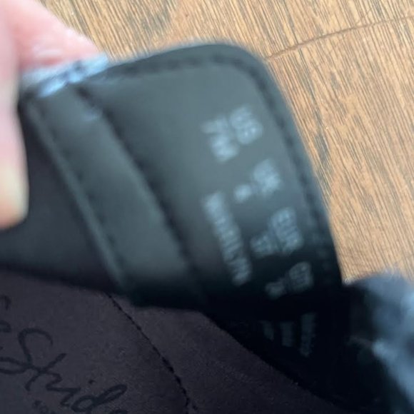 Life Stride ankle boots, Size 7M, Black w/gray fur trim - Picture 7 of 7